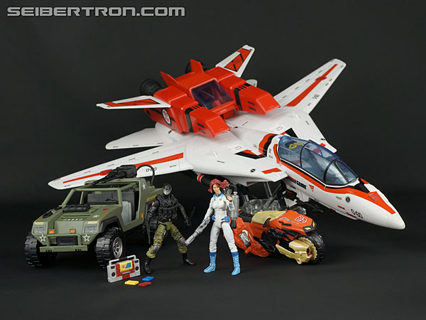 Transformers News: New Galleries: Club Exclusives Marissa Faireborn with Afterbreaker and Old Snake with Stealth B.A.T. Transformers News: New Galleries: Club Exclusives Marissa Faireborn with Afterbreaker and Old Snake with Stealth B.A.T.