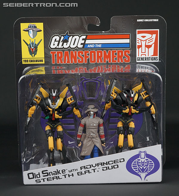 Transformers News: New Galleries: Club Exclusives Marissa Faireborn with Afterbreaker and Old Snake with Stealth B.A.T. Transformers News: New Galleries: Club Exclusives Marissa Faireborn with Afterbreaker and Old Snake with Stealth B.A.T.