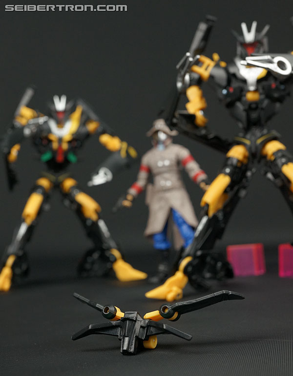 Transformers News: New Galleries: Club Exclusives Marissa Faireborn with Afterbreaker and Old Snake with Stealth B.A.T. Transformers News: New Galleries: Club Exclusives Marissa Faireborn with Afterbreaker and Old Snake with Stealth B.A.T.