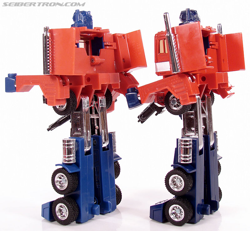 Transformers Classics Optimus Prime (25th Anniversary) (Image #251 of 267)