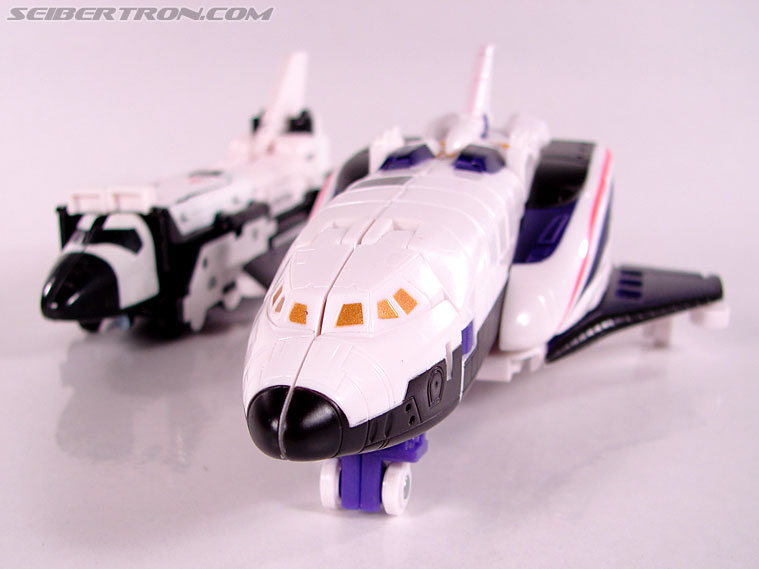 Transformers Classics Astrotrain (Image #90 of 102)