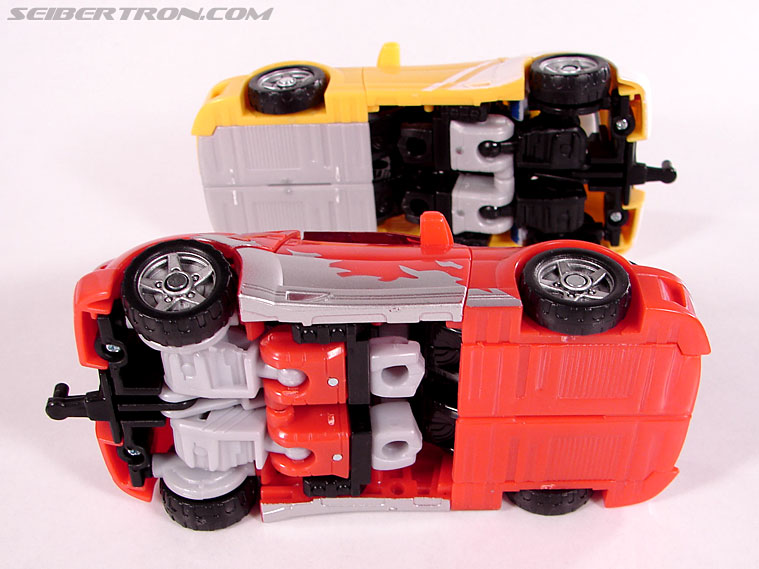 Transformers Classics Cliffjumper (Image #34 of 108)