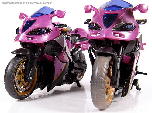 Transformers (2007) Battle Damaged Arcee (Image #24 of 72)