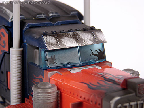 Transformers (2007) Battle Damaged Optimus Prime (Image #24 of 144)