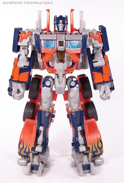 Transformers News: Top 5 Best Non Screen Accurate Transformers Toys