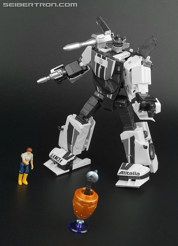 Transformers News: New Gallery: Takara Tomy Transformers Masterpiece MP-23 Exhaust