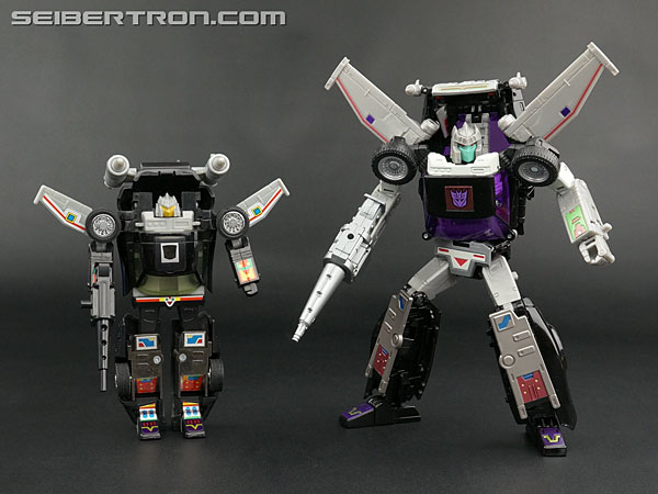 Transformers News: New Gallery: Masterpiece MP-25L Loud Pedal Transformers News: New Gallery: Masterpiece MP-25L Loud Pedal