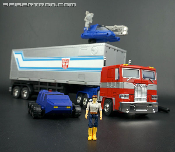 Transformers News: New Gallery: Hasbro Masterpiece Optimus Prime (MP-10) Transformers News: New Gallery: Hasbro Masterpiece Optimus Prime (MP-10)