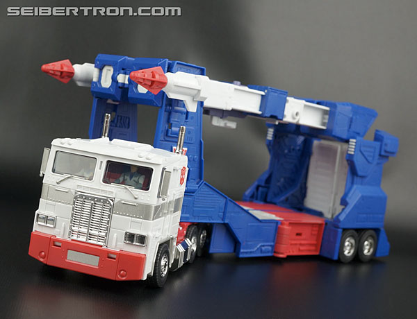 Transformers Masterpiece Ultra Magnus (Image #66 of 377)