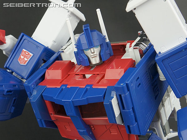 Transformers Masterpiece Ultra Magnus (Image #306 of 377)