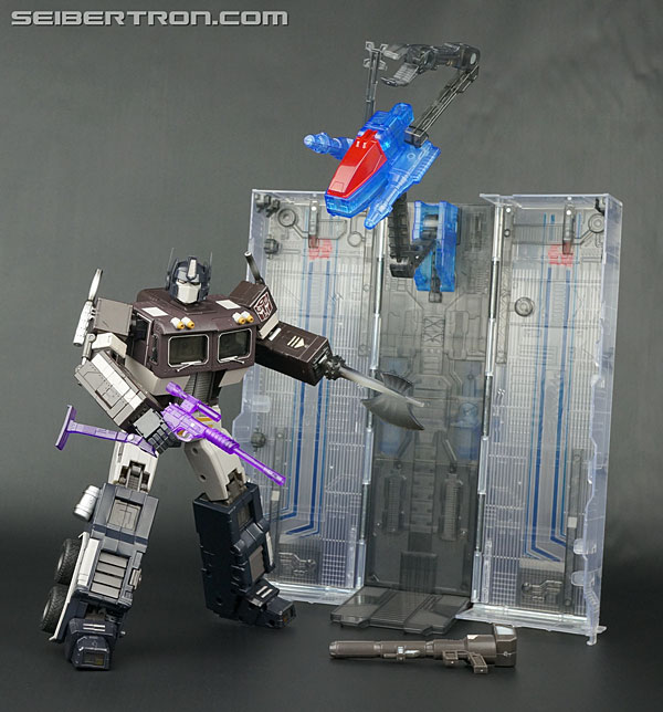 Transformers News: New Galleries: Masterpiece MP-1B Convoy Black Version and MP-4S Convoy Sleep Version Transformers News: New Galleries: Masterpiece MP-1B Convoy Black Version and MP-4S Convoy Sleep Version
