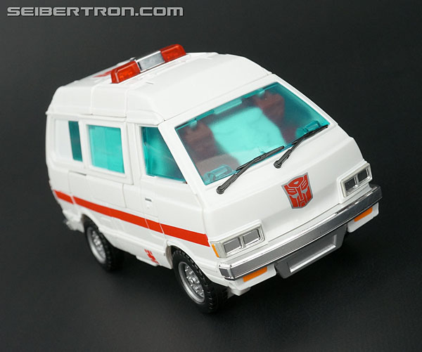 Transformers News: New Gallery: Transformers Masterpiece MP-30 Ratchet Transformers News: New Gallery: Transformers Masterpiece MP-30 Ratchet
