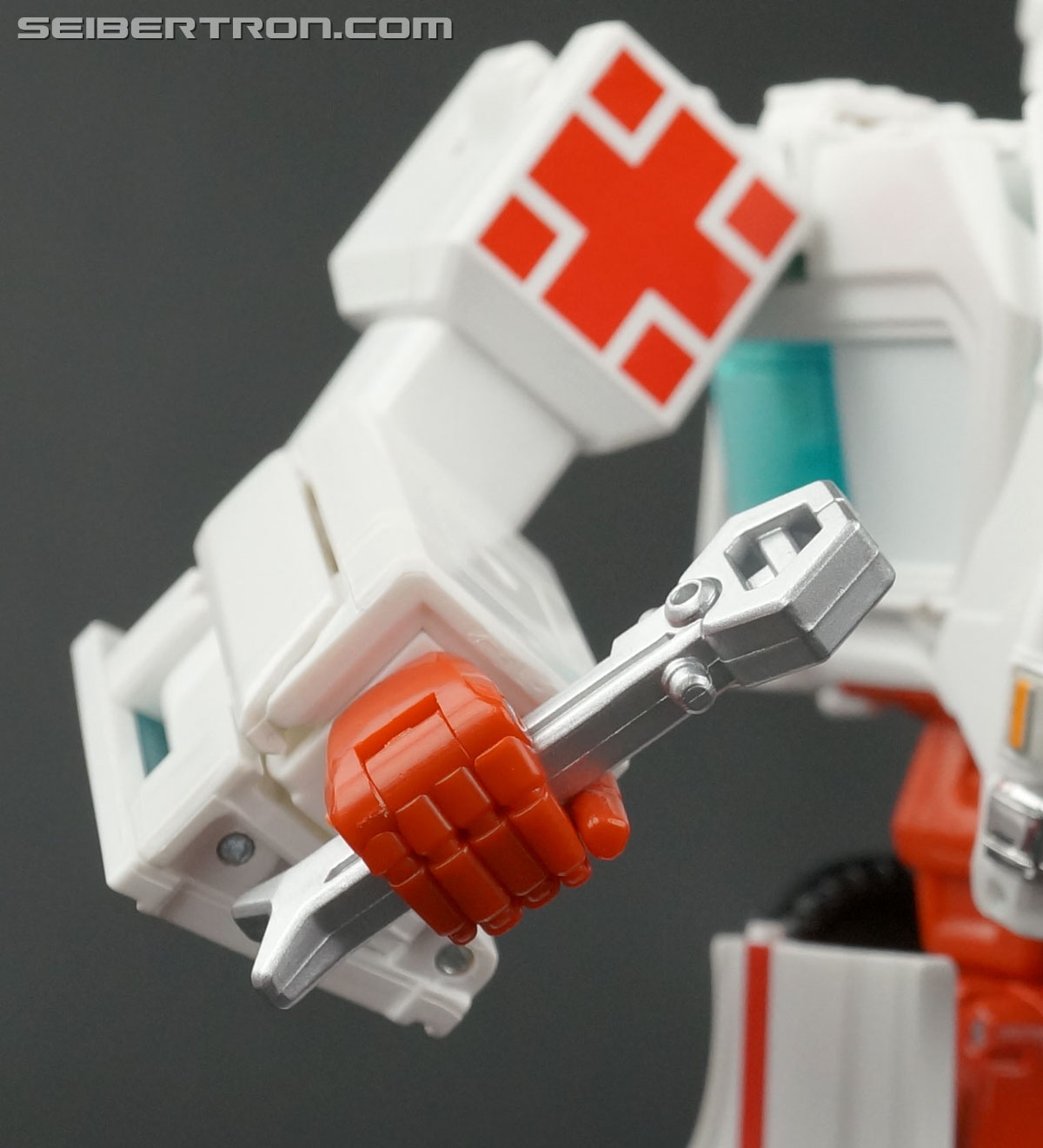 Transformers Masterpiece Ratchet (Image #171 of 257) Transformers Masterpiece Ratchet (Image #171 of 257)