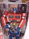 Transformers Masterpiece Optimus Prime (20th Anniversary) - Image #29 of 179