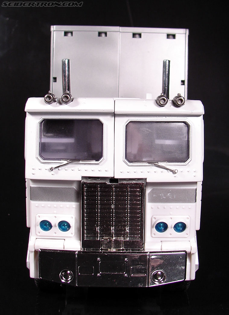 Transformers Masterpiece Ultra Magnus (MP-02) (Image #69 of 216) Transformers Masterpiece Ultra Magnus (MP-02) (Image #69 of 216)