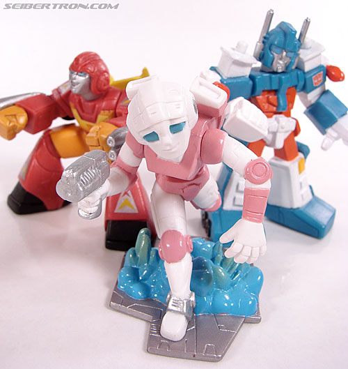 Transformers News: New G1 and Beast Wars Robot Heroes Galleries {L_IMAGE}