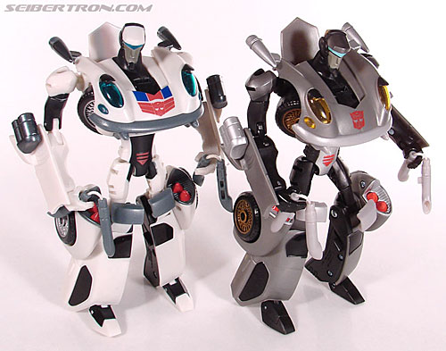 Transformers News: New Toy Galleries - Animated Freeway Jazz and Electrostatic Soundwave New Toy Galleries - Animated Freeway Jazz and Electrostatic Soundwave