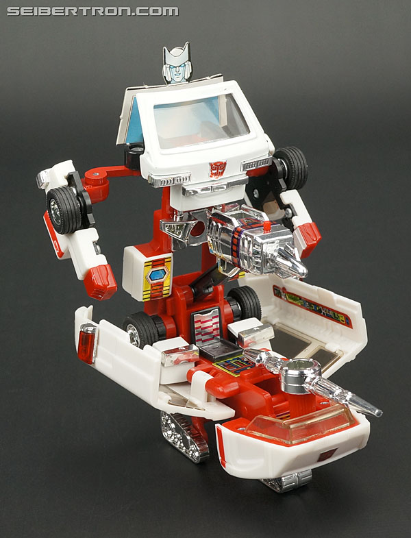 Transformers News: New Galleries: Encore Ironhide & Ratchet, e-Hobby Black Ironhide & Green Ratchet & DOTM Cannon Force
