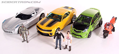 Transformers News: New Toy Gallery: Human Alliance Sideswipe with Sergeant Epps New Toy Gallery: Human Alliance Sideswipe with Sergeant Epps