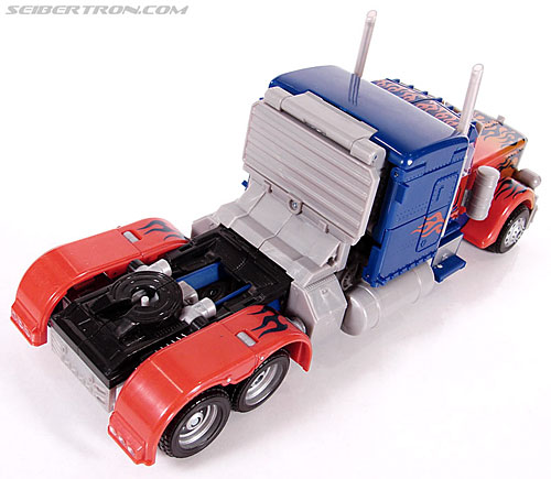 Transformers News: Top 5 Best Disguised Robots Amongst Transformers Toys