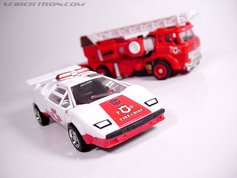 Transformers G1 1985 Red Alert (Alert)  (Reissue) (Image #1 of 44)