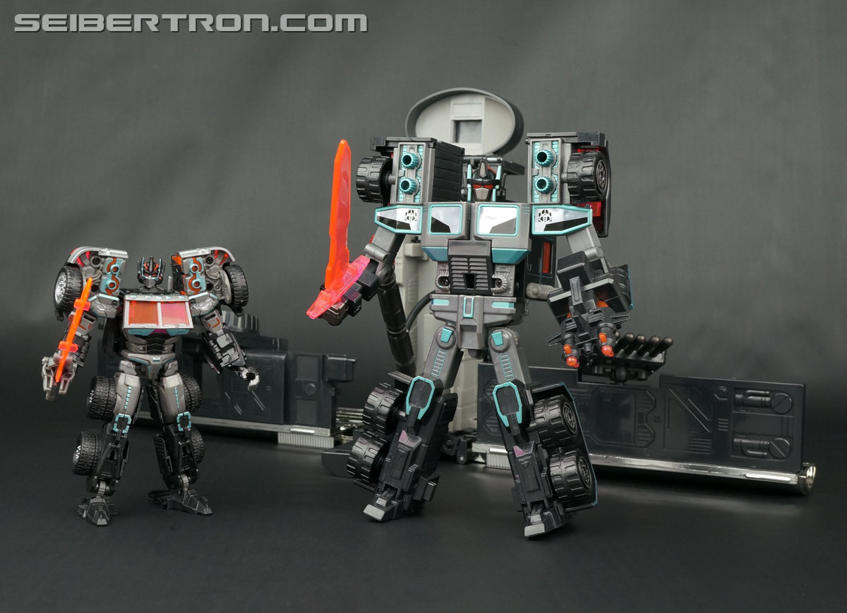 Transformers Car Robots Scourge (Black Convoy) (Image #196 of 203)