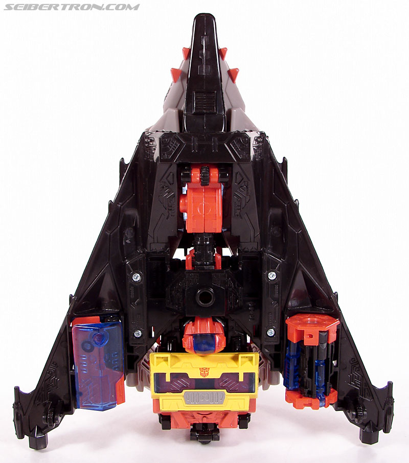 Transformers Universe - Classics 2.0 Blaster (Image #36 of 132)