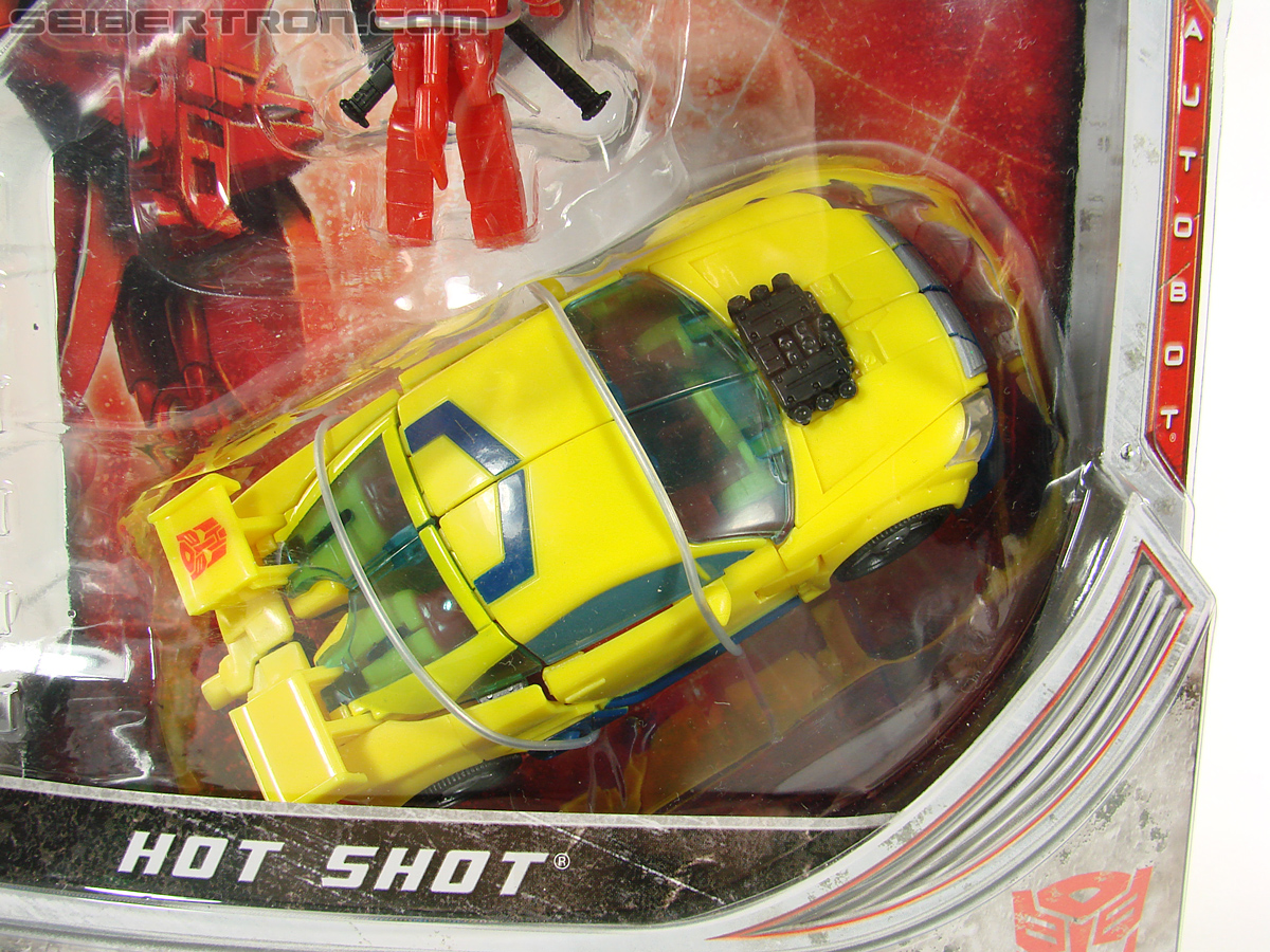 Transformers Universe - Classics 2.0 Hot Shot (Hot Rod) (Image #3 of 202)