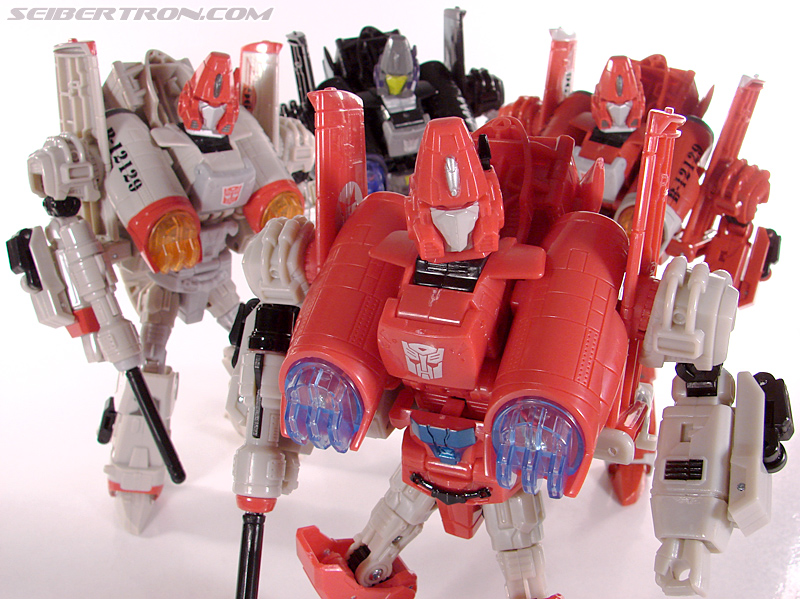 Transformers Universe - Classics 2.0 Powerglide (G1) (Image #165 of 172)