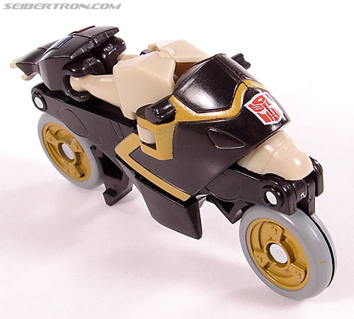 Transformers Universe - Classics 2.0 Prowl (Image #13 of 54)