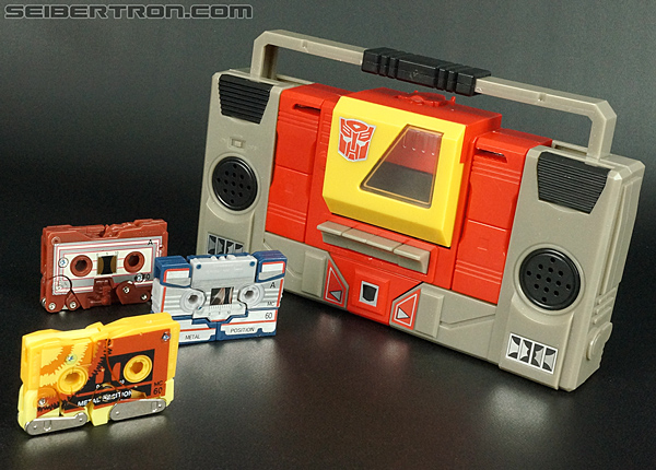 Transformers News: New Galleries: SDCC Blaster with Eject, Ramhorn, & Steeljaw and Encore Soundwave with Laserbeak Image