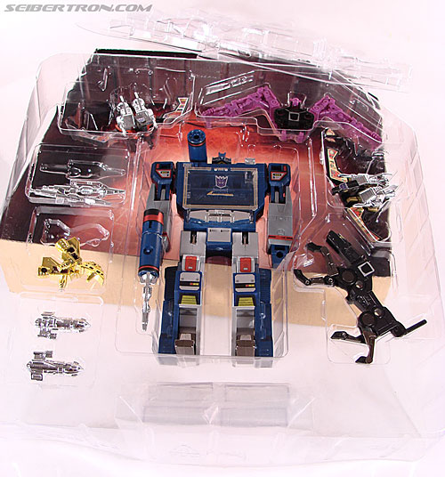 Transformers Universe - Classics 2.0 Soundwave (Reissue) (Image #25 of 114)
