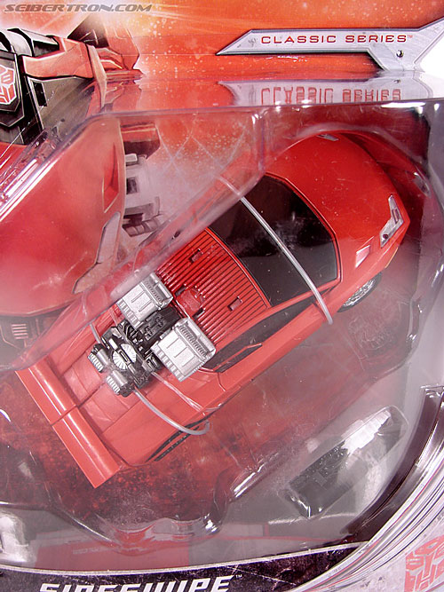 Transformers Universe - Classics 2.0 Sideswipe (Lambor) (Image #2 of 108)