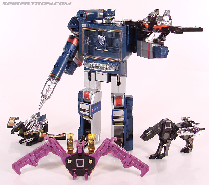 Transformers Universe - Classics 2.0 Soundwave (Reissue) (Image #94 of 114)