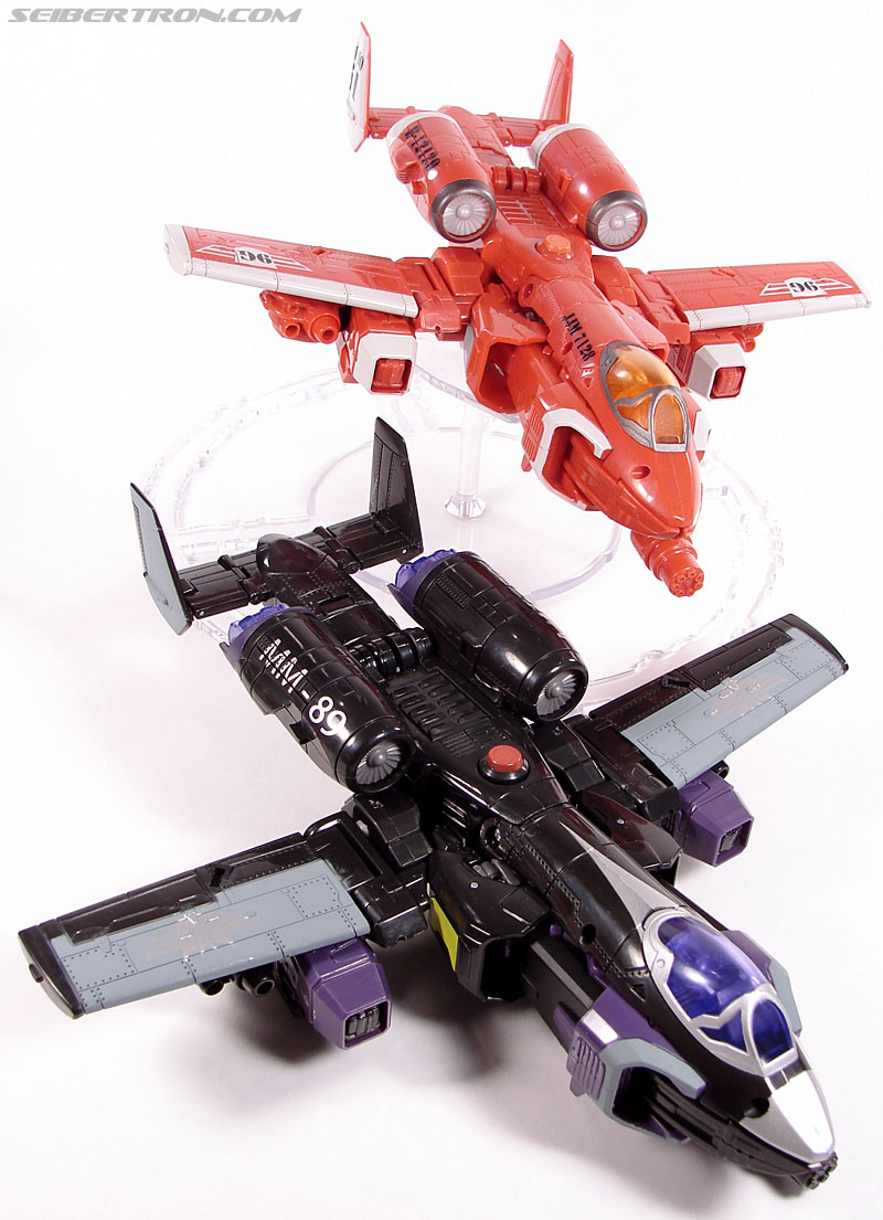 Transformers Universe - Classics 2.0 Storm Cloud (Image #60 of 111) Transformers Universe - Classics 2.0 Storm Cloud (Image #60 of 111)
