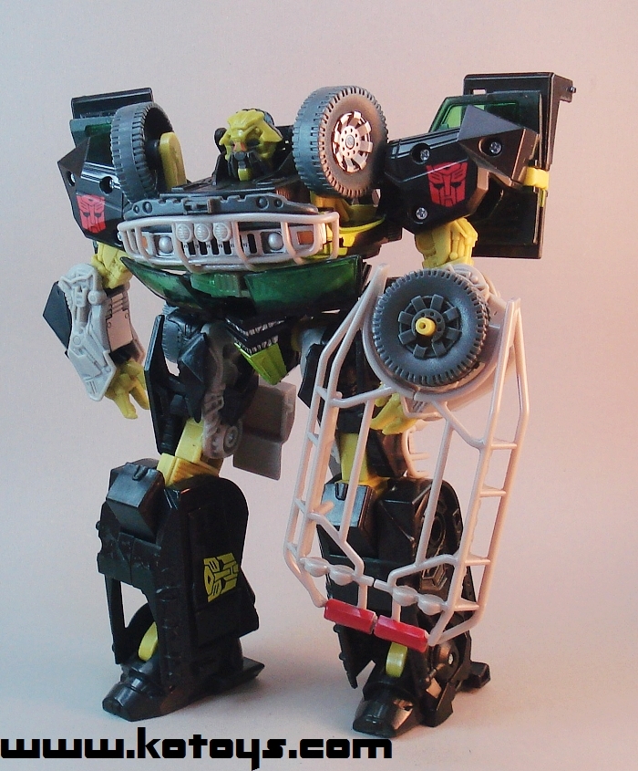 Transformers News: Extensive Look at Night Ops Ratchet Image