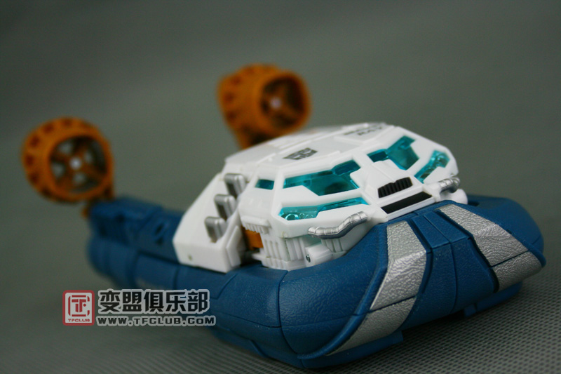 Transformers News: In-Depth Gallery of Voyager Seaspray Image