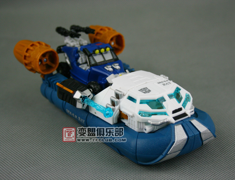 Transformers News: In-Depth Gallery of Voyager Seaspray Image