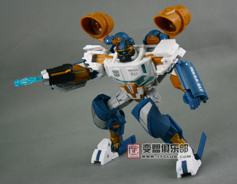 Transformers News: In-Depth Gallery of Voyager Seaspray Image