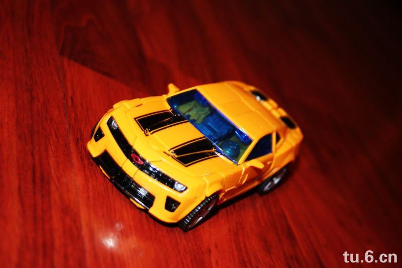 Transformers News: First Look at Deluxe Movie Battle Blades Bumblebee Image