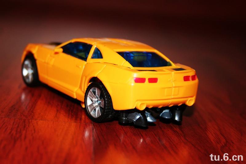 Transformers News: First Look at Deluxe Movie Battle Blades Bumblebee Image