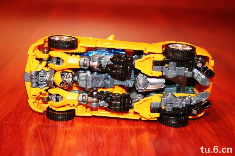 Transformers News: First Look at Deluxe Movie Battle Blades Bumblebee Image