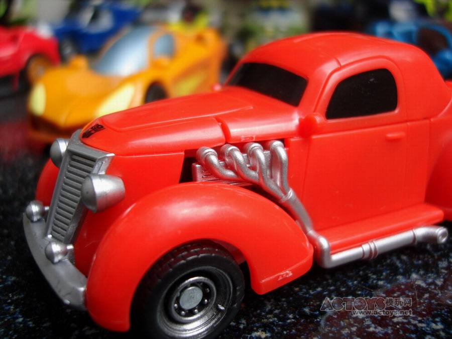 Transformers News: In-Depth Look at Scout Hubcap and Brimstone Image
