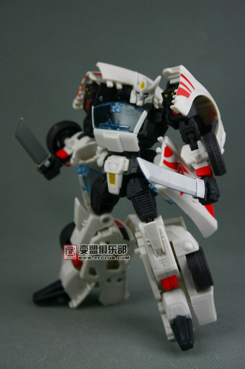 Transformers News: New Images of Generations Deluxe Drift Image