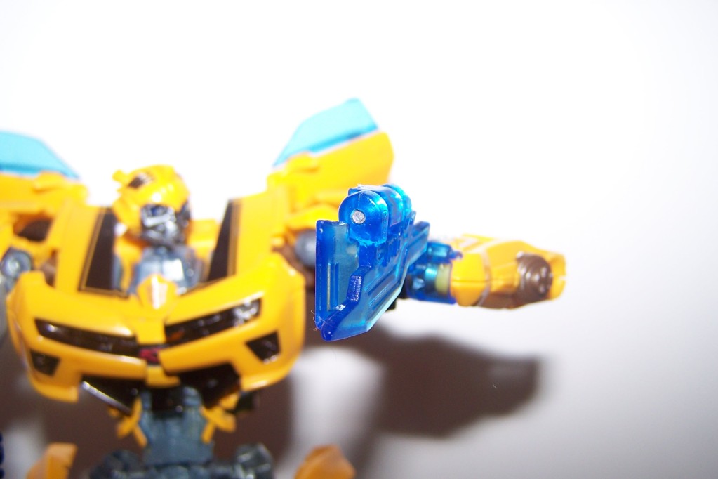 Transformers News: Hunt for the Decepticons Deluxe Battle Blade Bumblebee Review and Gallery Image