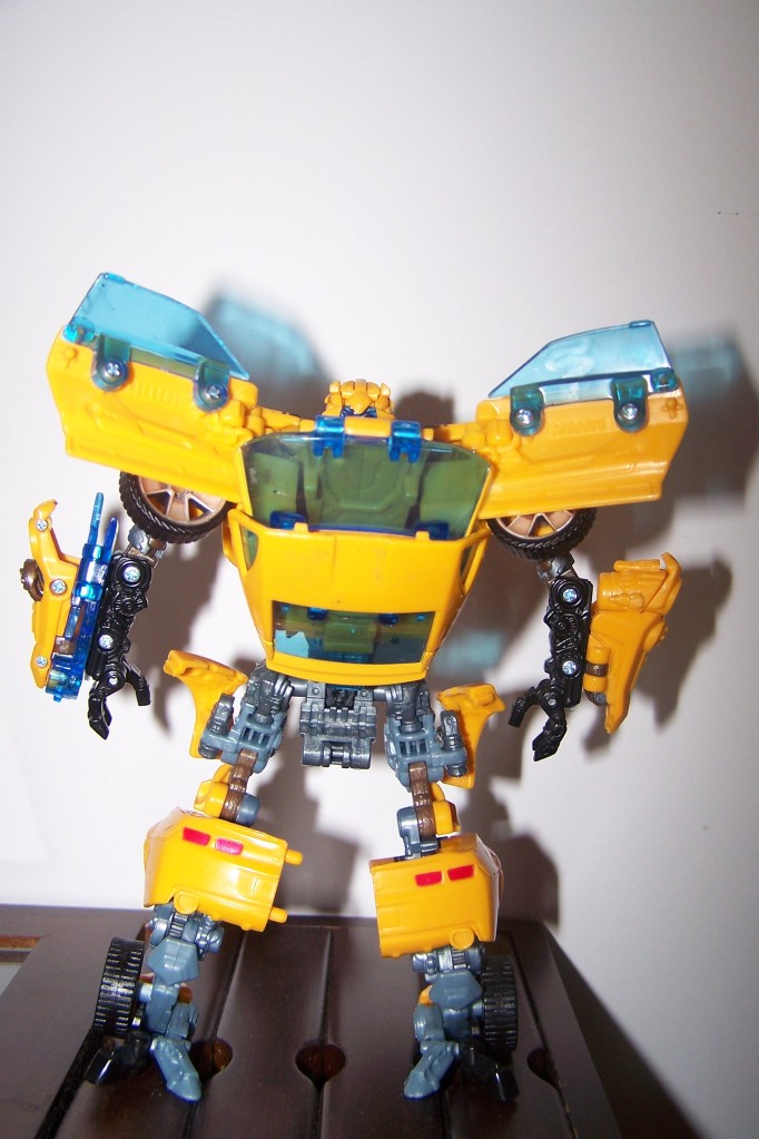 Transformers News: Hunt for the Decepticons Deluxe Battle Blade Bumblebee Review and Gallery Image