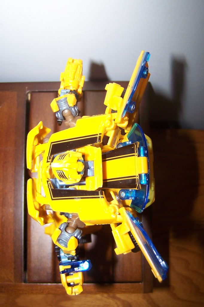 Transformers News: Hunt for the Decepticons Deluxe Battle Blade Bumblebee Review and Gallery Image