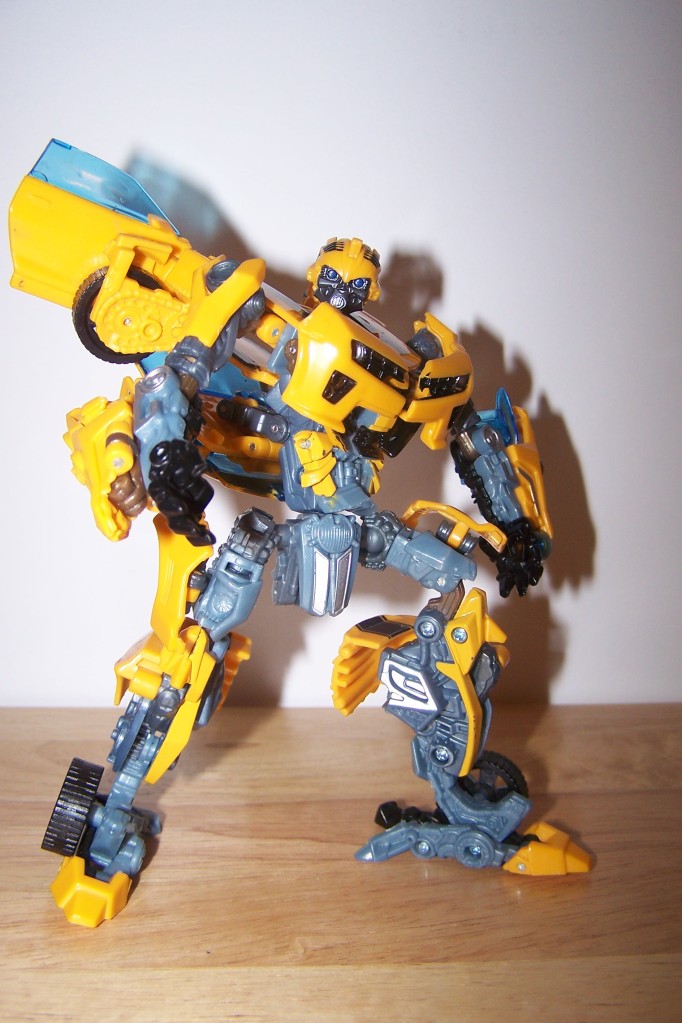 Transformers News: Hunt for the Decepticons Deluxe Battle Blade Bumblebee Review and Gallery Image