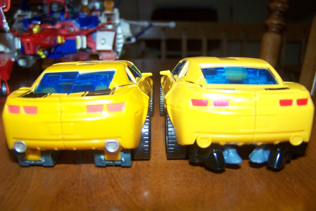 Transformers News: Hunt for the Decepticons Deluxe Battle Blade Bumblebee Review and Gallery Image
