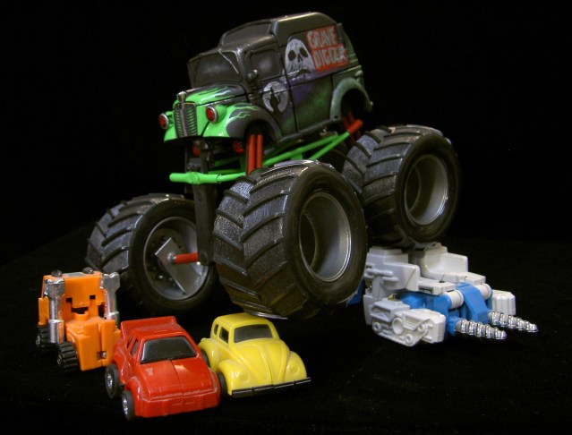 Transformers News: Transtopia Masterclass - Custom Monstertruck as Frenzy and Rumble! Image